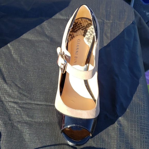 Shoes - Picture 2 of 3